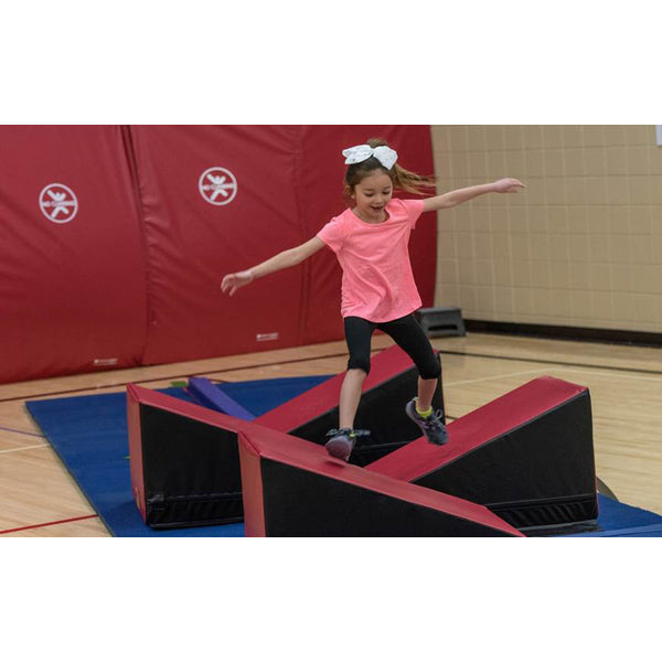 Grades K-2 Hijinx® Ninja Course – Everlast Climbing