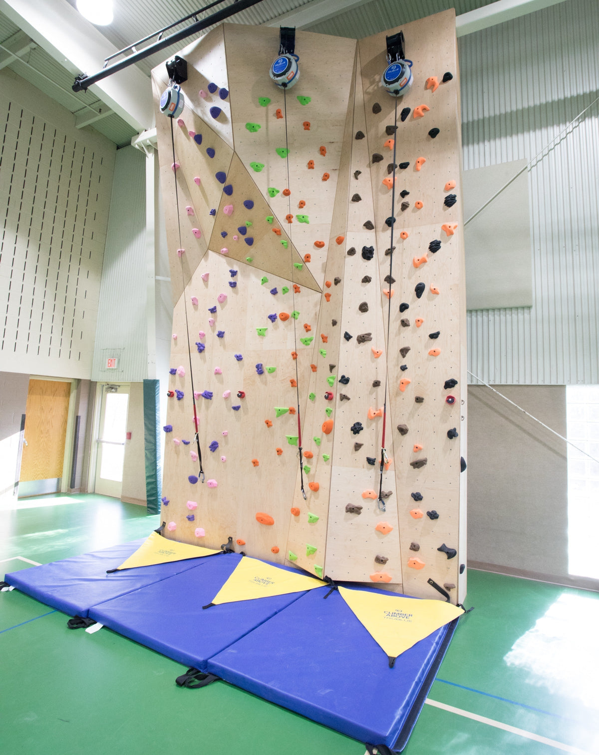 An Overview of Top Rope Climbing Walls
